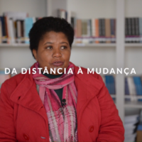 "No lugar onde eu estou, a única professora negra sou eu. Na minha família, a única formada sou eu... A educação muda o mundo e com certeza mudou a minha vida" - relata Geraci, egressa da UFSM. Acompanhe mais um episódio da série 'Da Distância à Mudança'!